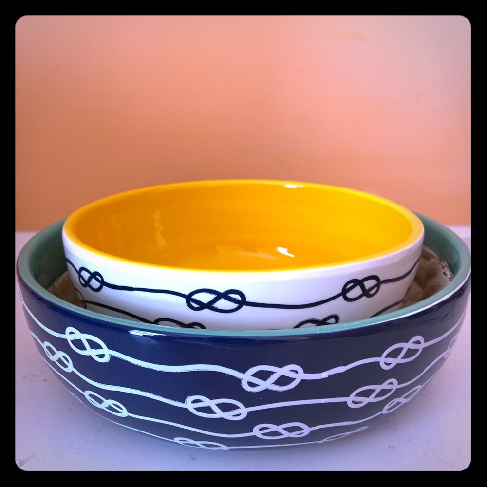 RETIRED Coton Colors Knot Serving Bowls